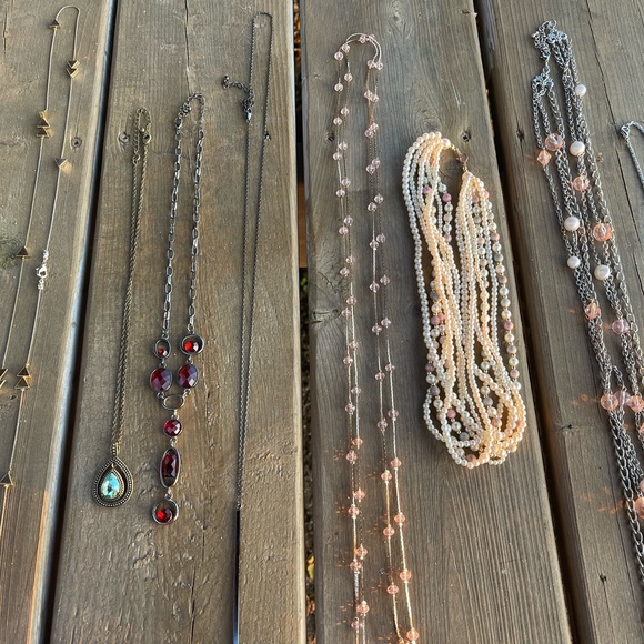 Collection of 15 Vintage and Modern Costume Jewelry Necklaces - Picture 8 of 15